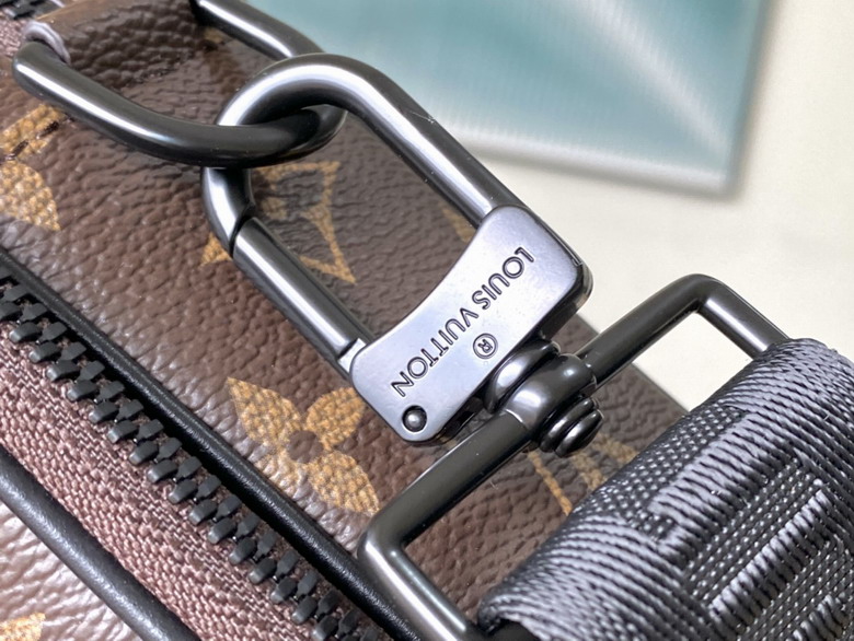 bag louis vuitton alpha 000078 39 bag louis vuitton alpha 000078 39