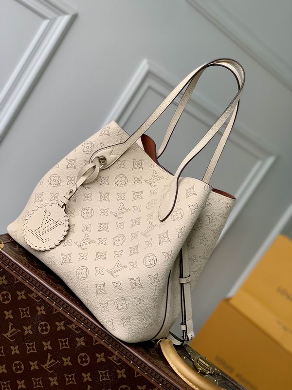 bag louis vuitton blossom 000082 39 bag louis vuitton blossom 000082 39