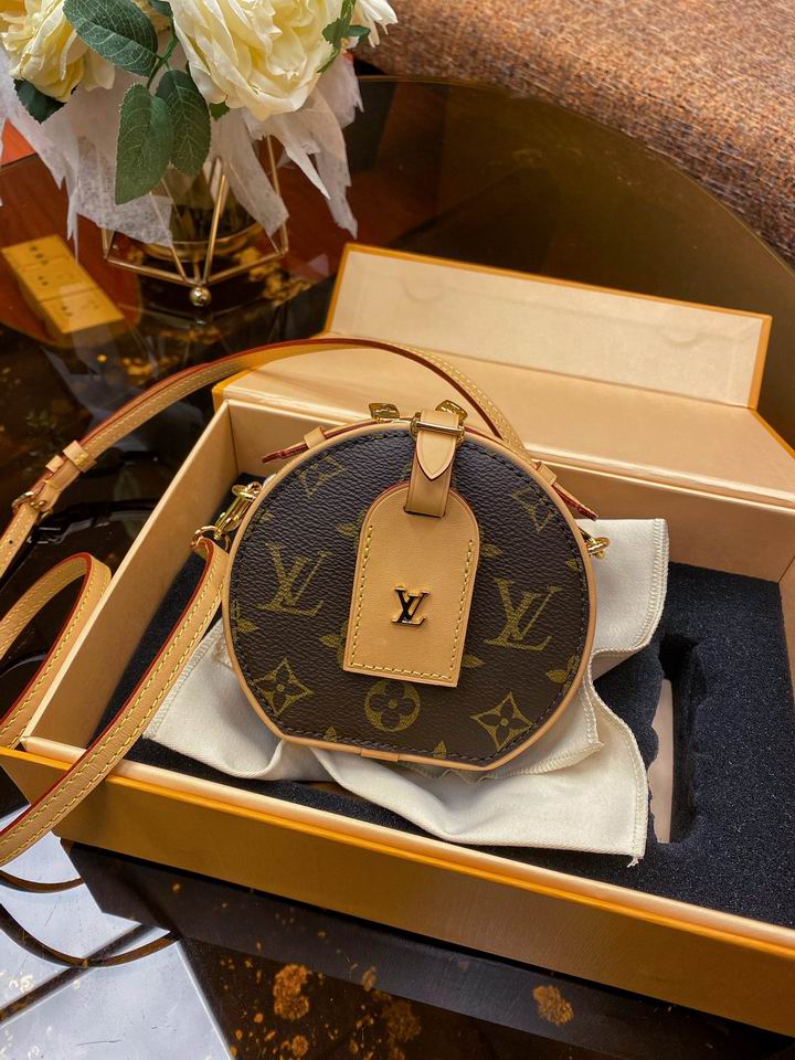 bag louis vuitton boite chapeau 000084 03 bag louis vuitton boite chapeau 000084 03