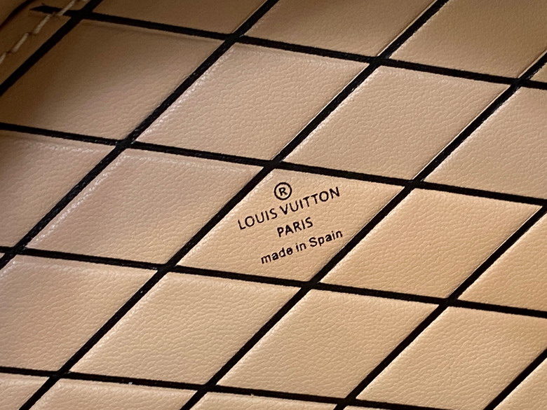 bag louis vuitton boite chapeau 000084 08 bag louis vuitton boite chapeau 000084 08