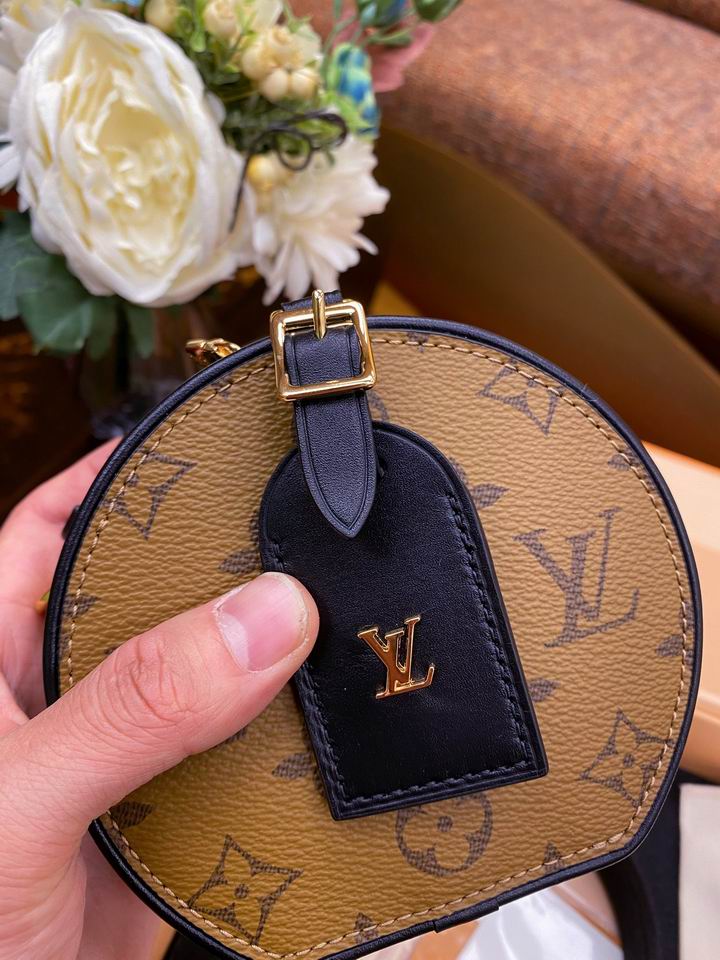 bag louis vuitton boite chapeau 000084 18 bag louis vuitton boite chapeau 000084 18