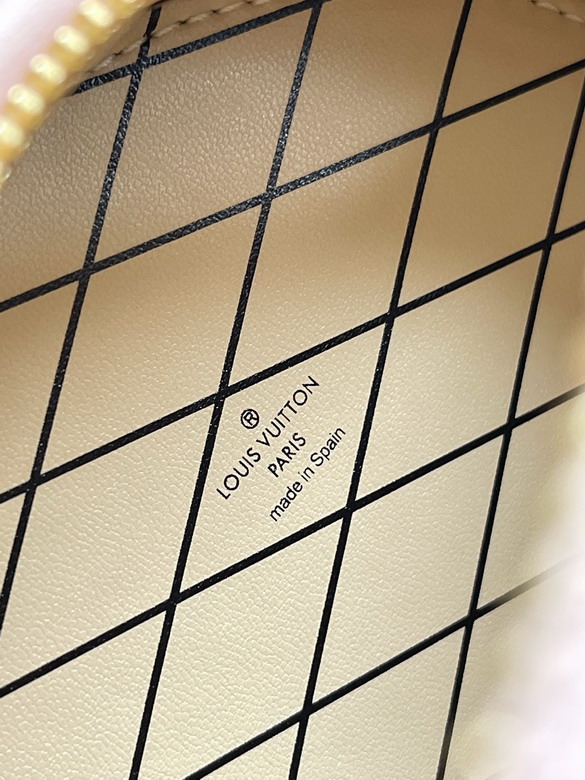 bag louis vuitton boite chapeau 000084 32 bag louis vuitton boite chapeau 000084 32