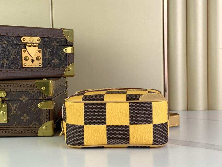 bag louis vuitton chess messenger 000089 35 bag louis vuitton chess messenger 000089 35