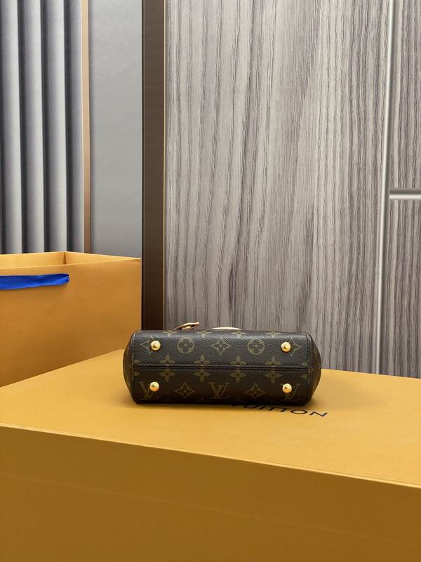 bag louis vuitton cluny 000100 17 bag louis vuitton cluny 000100 17