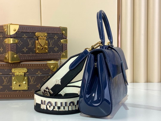 bag louis vuitton cluny 000100 20 bag louis vuitton cluny 000100 20