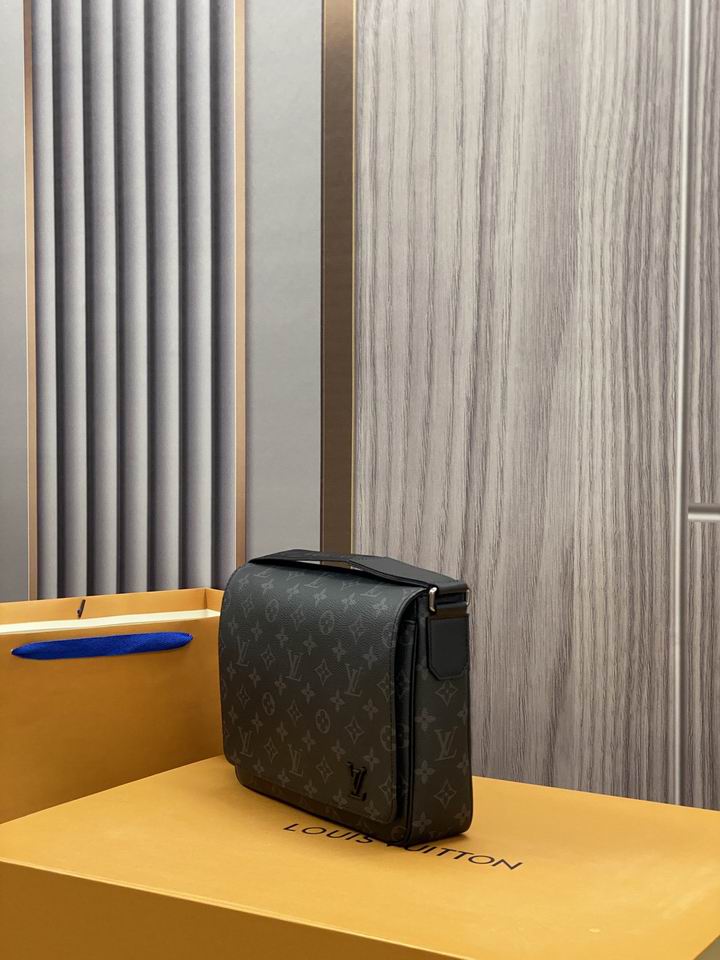 bag louis vuitton district 000101 22 bag louis vuitton district 000101 22