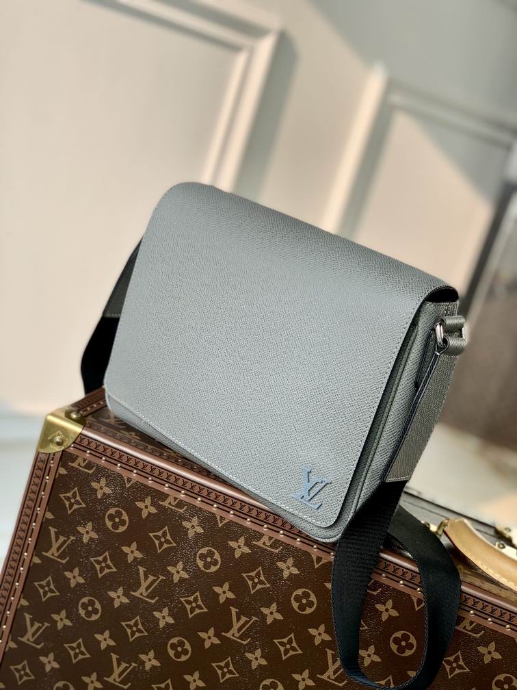 bag louis vuitton district 000101 24 bag louis vuitton district 000101 24