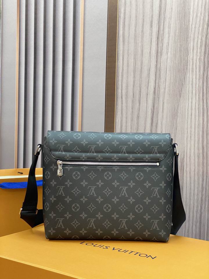 bag louis vuitton district 000101 30 bag louis vuitton district 000101 30