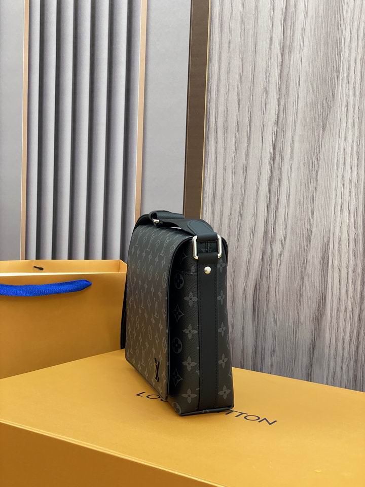 bag louis vuitton district 000101 31 bag louis vuitton district 000101 31
