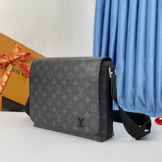 bag louis vuitton district 000101 32 bag louis vuitton district 000101 32