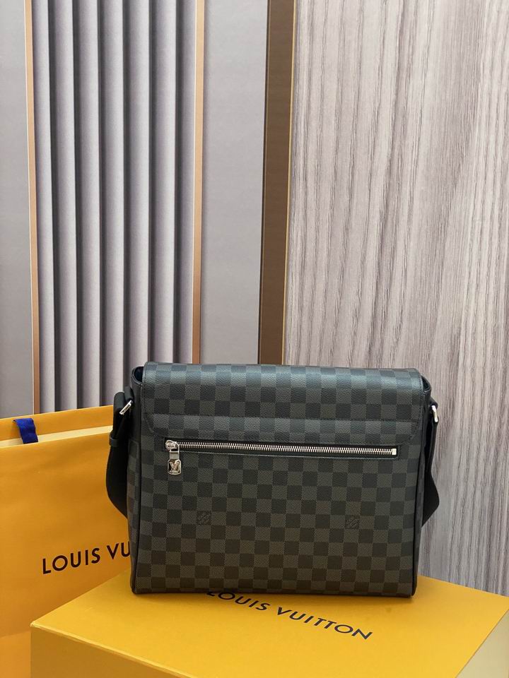 bag louis vuitton district 000101 35 bag louis vuitton district 000101 35