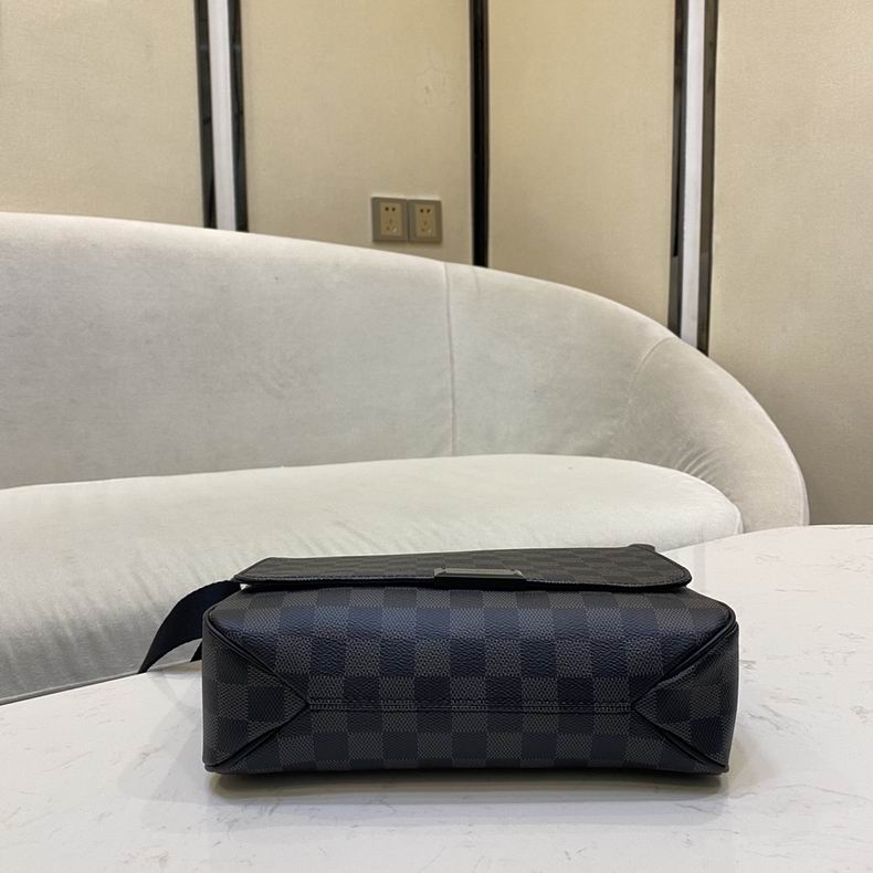 bag louis vuitton district 000101 37 bag louis vuitton district 000101 37