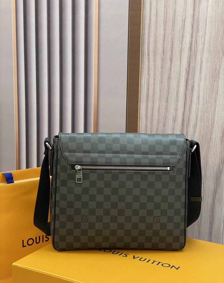 bag louis vuitton district 000101 40 bag louis vuitton district 000101 40