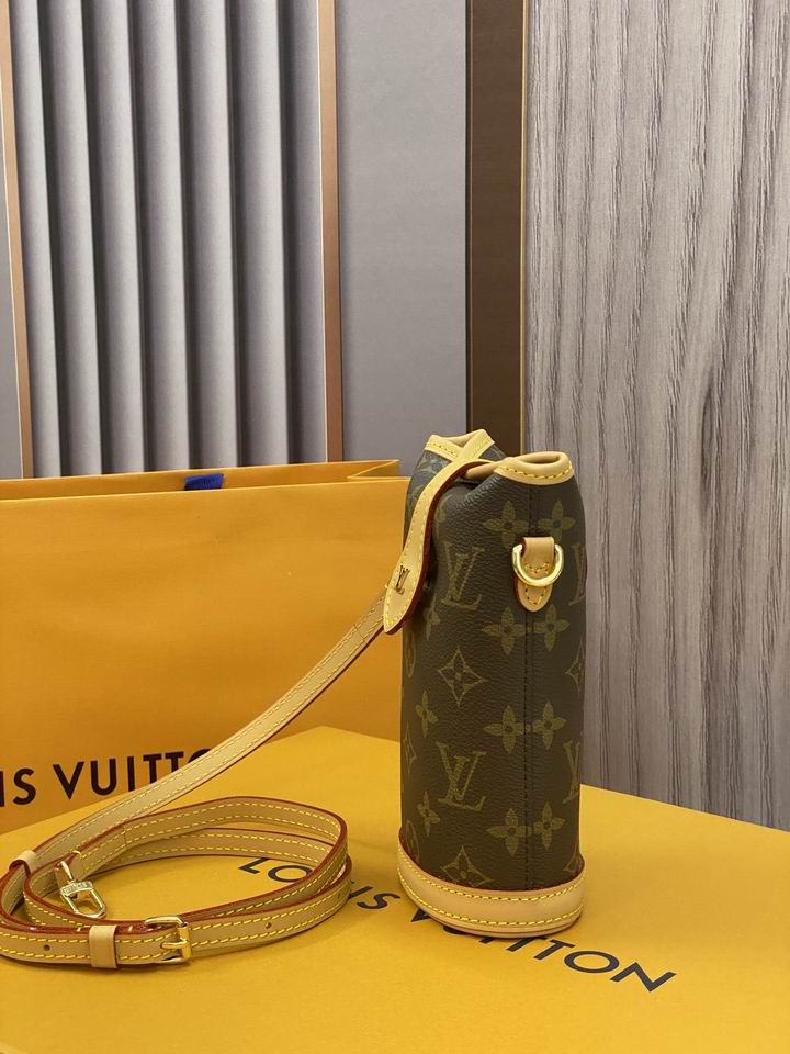 bag louis vuitton fold me pouch 000090 05 bag louis vuitton fold me pouch 000090 05
