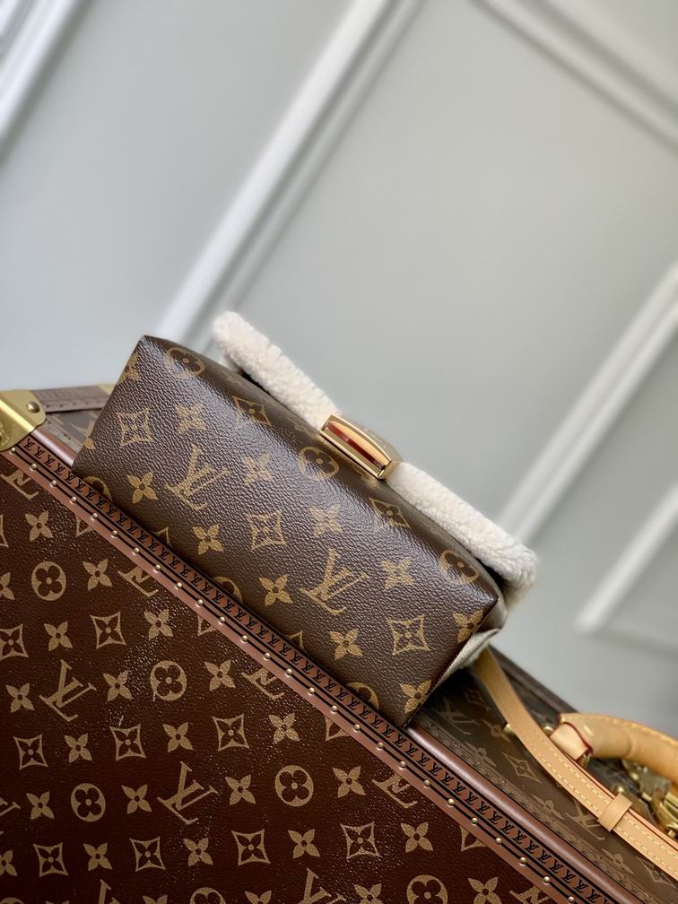bag louis vuitton locky bb 000098 28 bag louis vuitton locky bb 000098 28