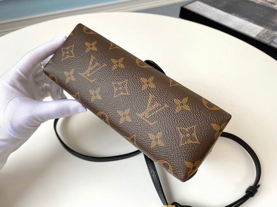 bag louis vuitton locky bb 000098 30 bag louis vuitton locky bb 000098 30